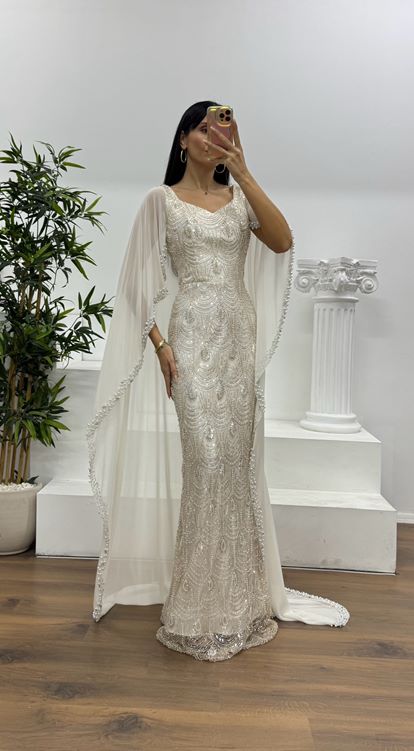 Ekru İşlemeli Pelerinli  Abiye Elbise